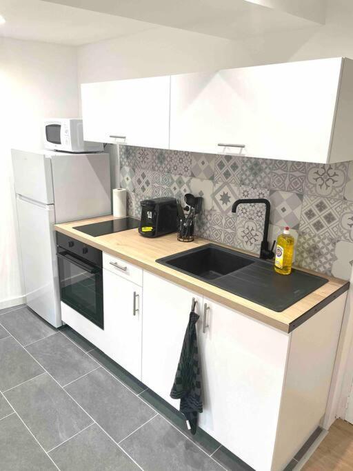 Appartement Charmant F2 - Hypercentre - Wifi Gratuite à Le Havre Extérieur photo